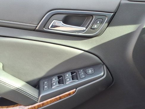 Used 2020 Chevrolet Tahoe Premier w/ Premier Plus Edition image 22