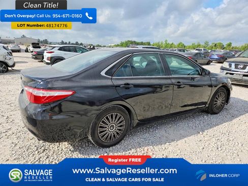 Used 2015 Toyota Camry LE image 4