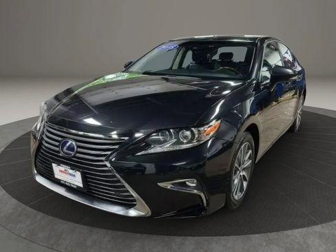 Used 2018 Lexus ES 300h image 1