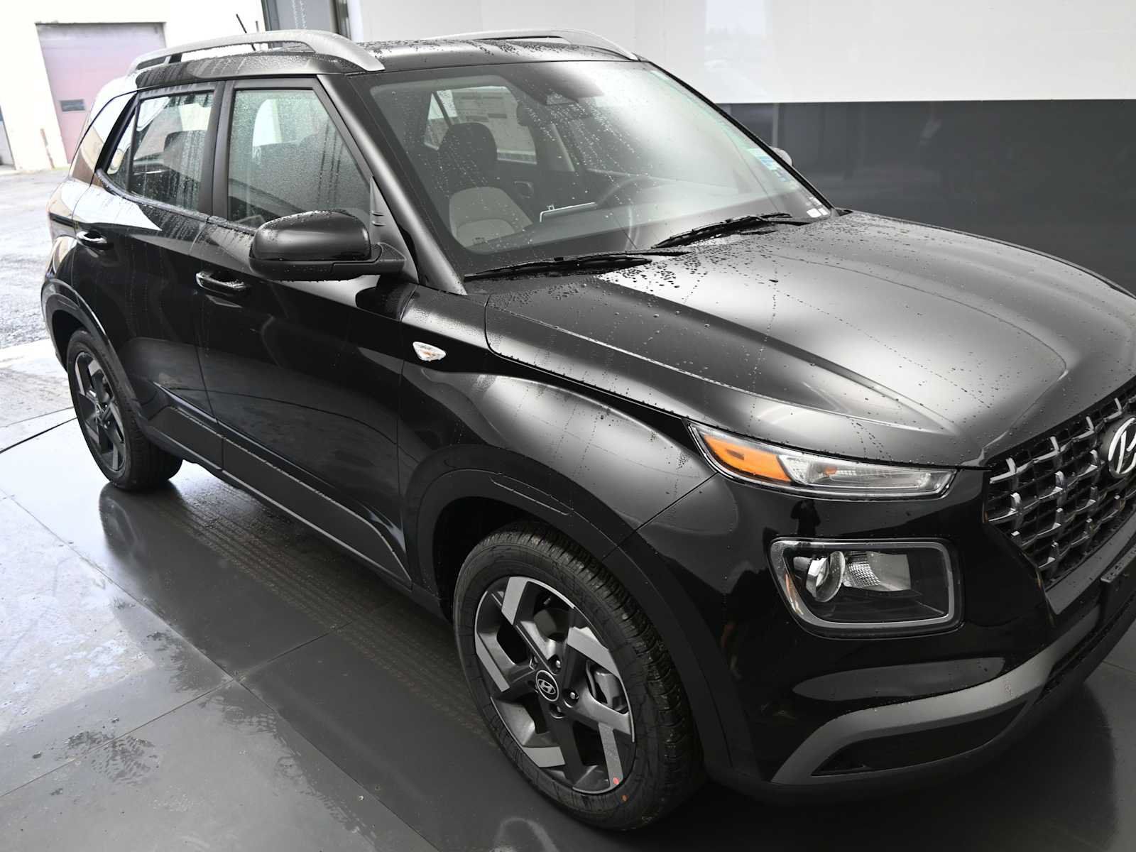 New 2026 Hyundai Venue SEL FWD image 2