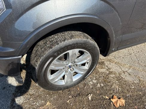 Used 2018 Ford F150 Platinum w/ Equipment Group 701A Luxury image 2