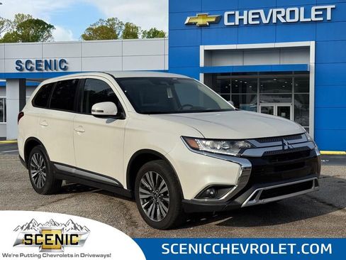 Used 2020 Mitsubishi Outlander SE image 1