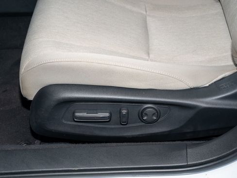 Certified 2023 Honda Accord EX image 28