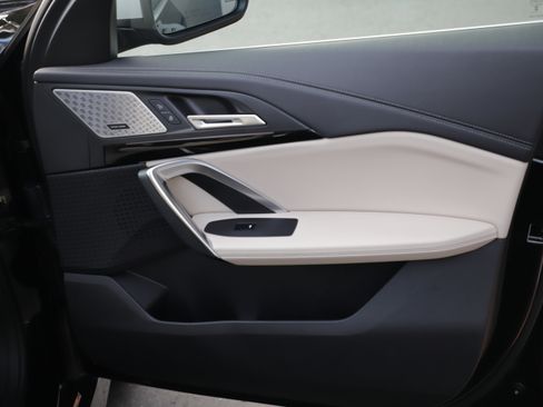 Used 2024 BMW X1 xDrive28i w/ Convenience Package image 9