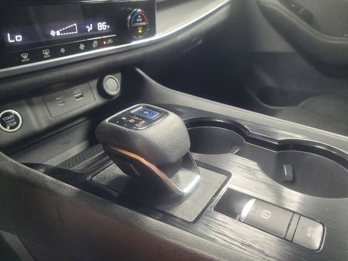 Used 2022 Nissan Rogue SV FWD image 26