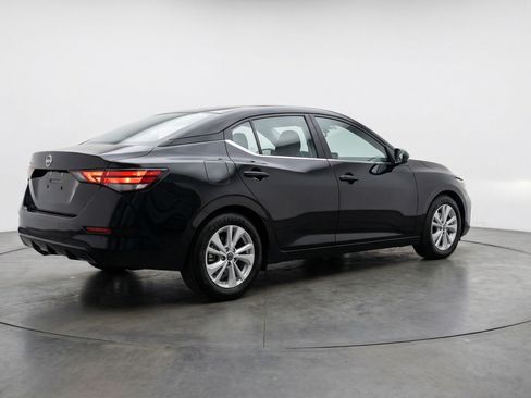 Used 2025 Nissan Sentra S FWD image 9