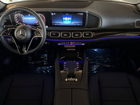 New 2026 Mercedes-Benz GLS 450 4MATIC image 12