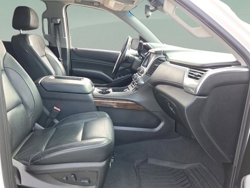 Used 2019 Chevrolet Suburban LT image 20