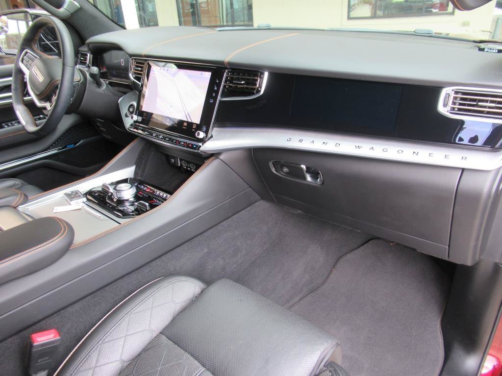 Used 2023 Jeep Grand Wagoneer Series III AWD/4WD image 12