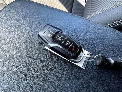 Used 2017 Ford Explorer XLT w/ Equipment Group 201A image 12