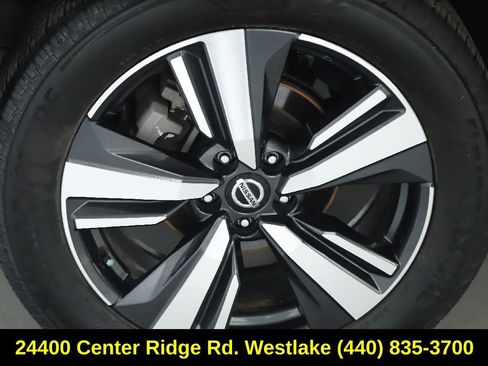 Used 2021 Nissan Rogue Platinum image 12