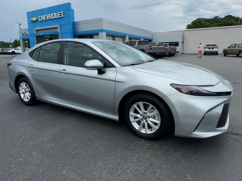 Used 2025 Toyota Camry LE FWD image 2