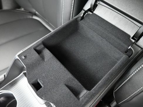 New 2025 Jeep Grand Cherokee L Limited w/ Black Appearance Package image 4