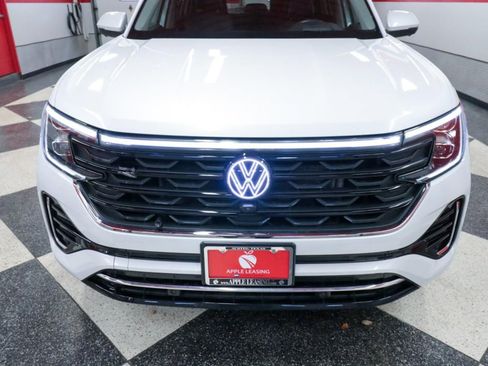 Used 2024 Volkswagen Atlas SEL Premium R-Line image 4