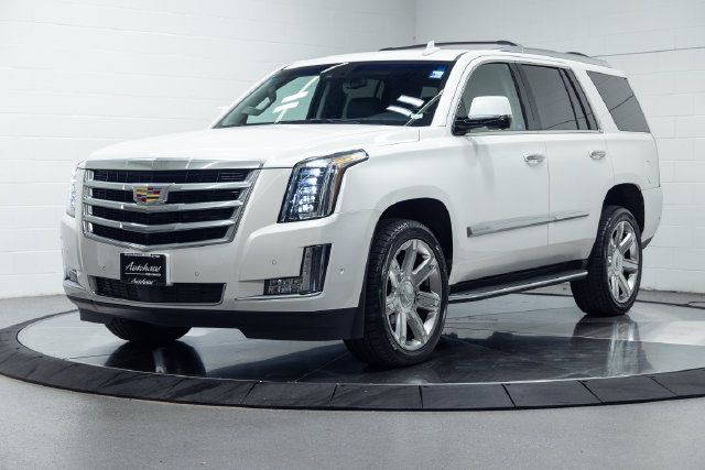 Used 2018 Cadillac Escalade Premium Luxury AWD/4WD image 6