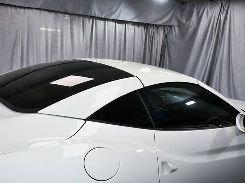 Used 2013 Ferrari California image 98