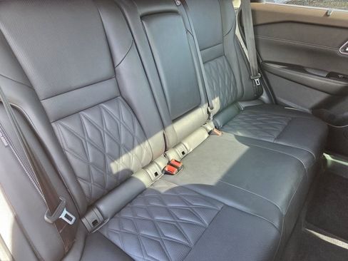 Used 2021 Nissan Rogue Platinum AWD/4WD image 5
