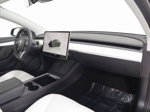 Used 2022 Tesla Model 3 Long Range image 41