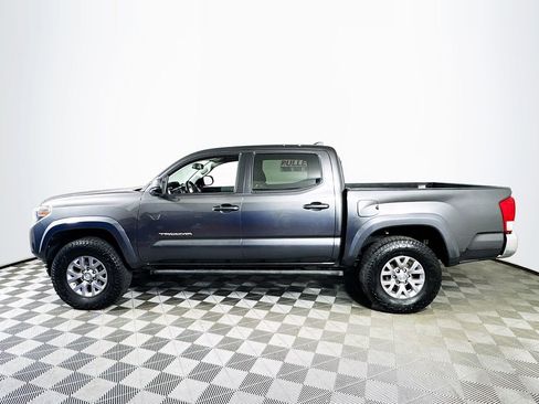 Used 2017 Toyota Tacoma SR5 w/ Tow Package image 4