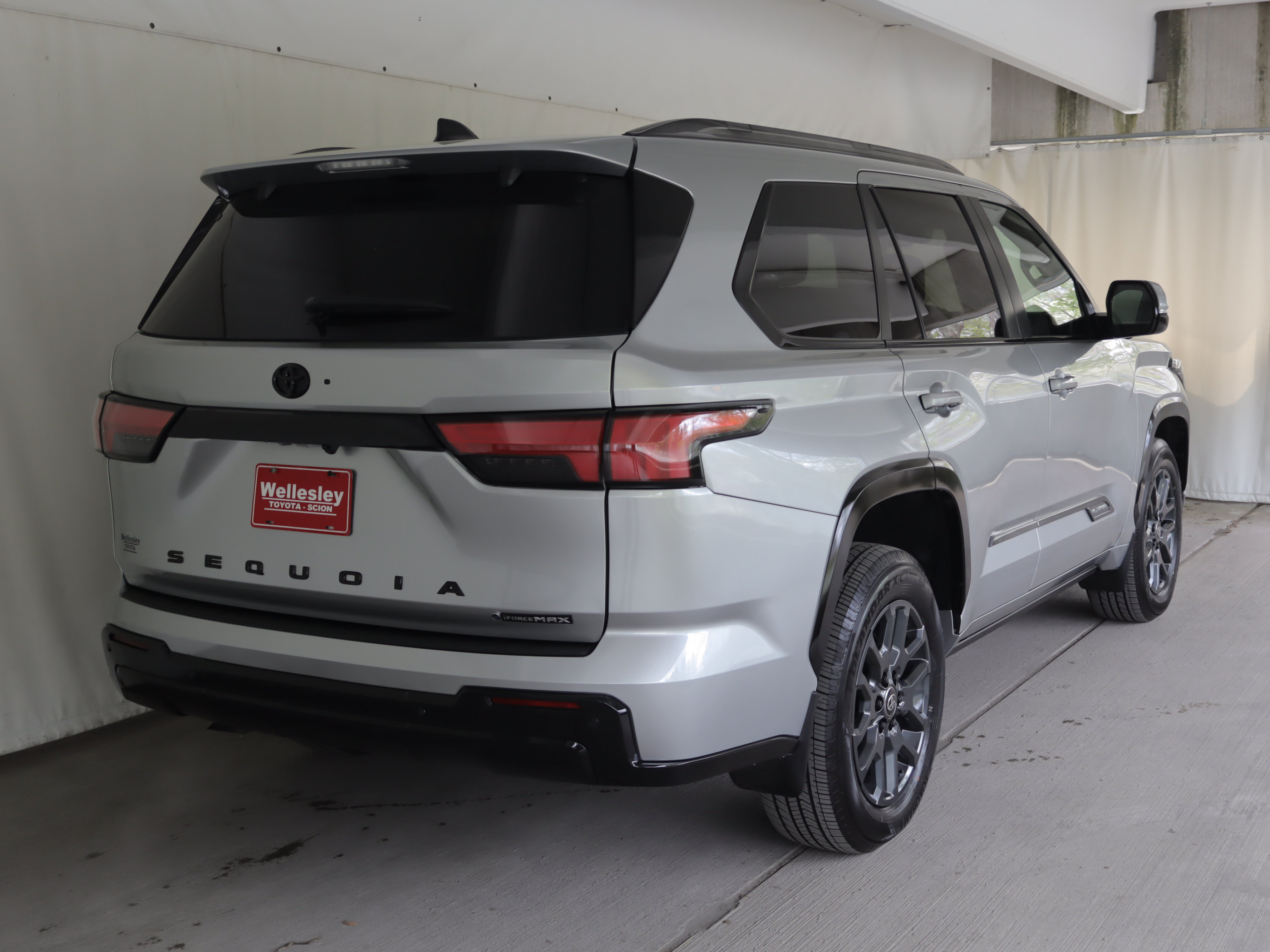 Used 2026 Toyota Sequoia Platinum AWD/4WD image 7