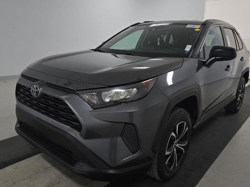 Used 2021 Toyota RAV4 LE image 2