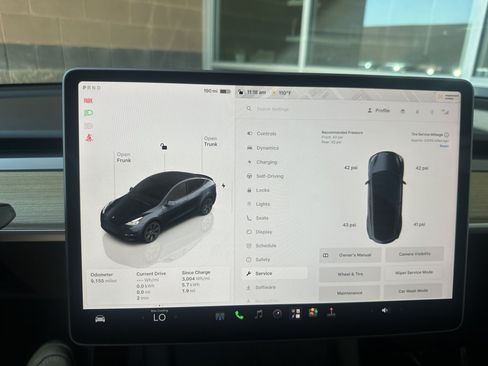 Used 2025 Tesla Model Y Long Range RWD image 29