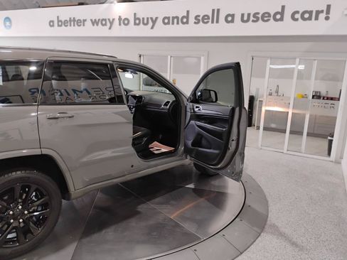 Used 2021 Jeep Grand Cherokee Laredo X RWD image 93