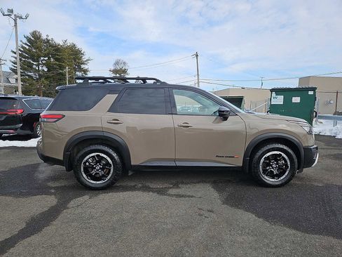 Used 2024 Nissan Pathfinder Rock Creek image 7