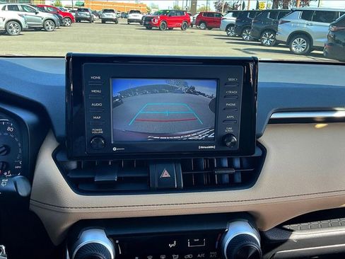 Used 2022 Toyota RAV4 LE AWD/4WD image 21