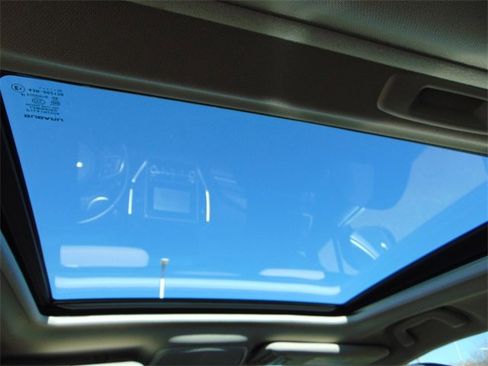 Used 2020 Subaru Forester Premium image 22