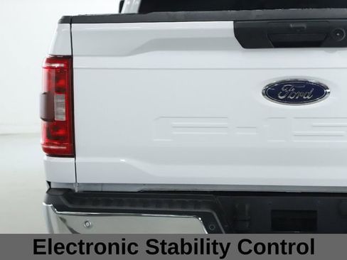 Used 2022 Ford F150 XLT w/ Trailer Tow Package image 16