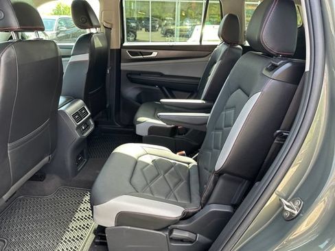 Certified 2024 Volkswagen Atlas Peak Edition SE AWD/4WD image 32
