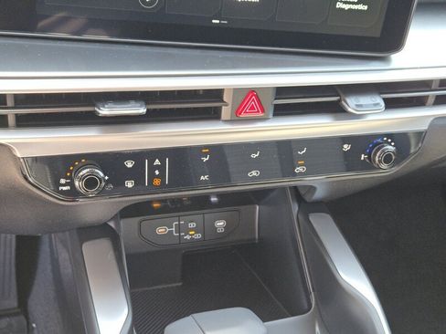 New 2026 Kia Sorento LX FWD image 13