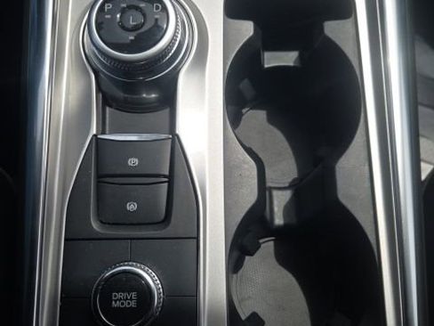 Used 2023 Ford Explorer XLT w/ Equipment Group 202A AWD/4WD image 33
