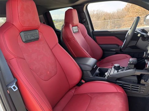 Used 2025 Toyota Tacoma TRD Pro image 29