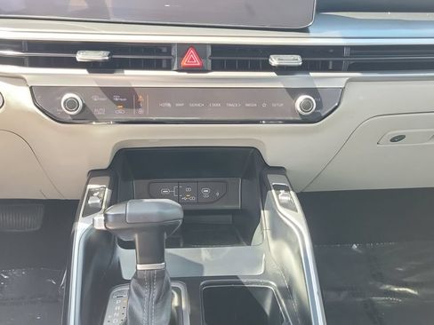 Used 2024 Kia Sorento S FWD image 15