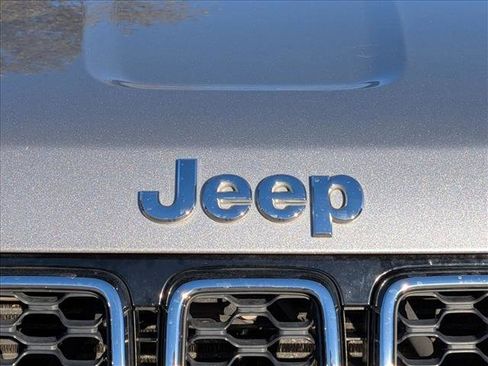 Used 2018 Jeep Grand Cherokee Limited image 22