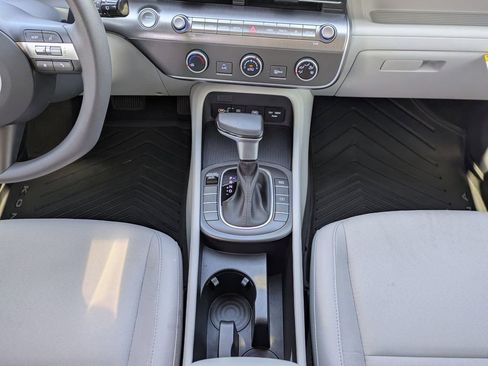 Certified 2025 Hyundai Kona SE FWD image 19