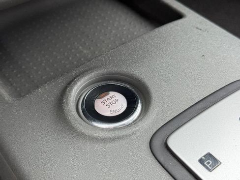 Used 2021 Nissan Frontier SV w/ Midnight Edition Floor Mats AWD/4WD image 19