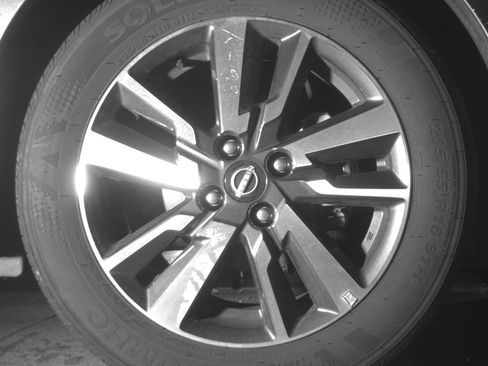 Used 2025 Nissan Versa SV image 13