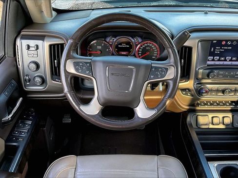 Used 2016 GMC Sierra 3500 Denali w/ Duramax Plus Package image 4