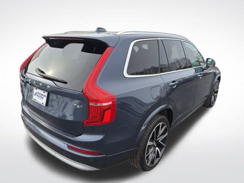 Used 2022 Volvo XC90 T6 Momentum w/ Climate Package image 6
