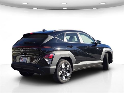 New 2024 Hyundai Kona SEL w/ Convenience Package image 7