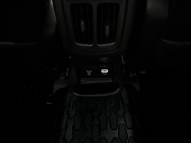 Used 2020 Jeep Compass Trailhawk AWD/4WD image 15