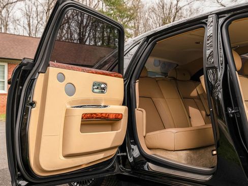 Used 2014 Rolls-Royce Ghost image 57