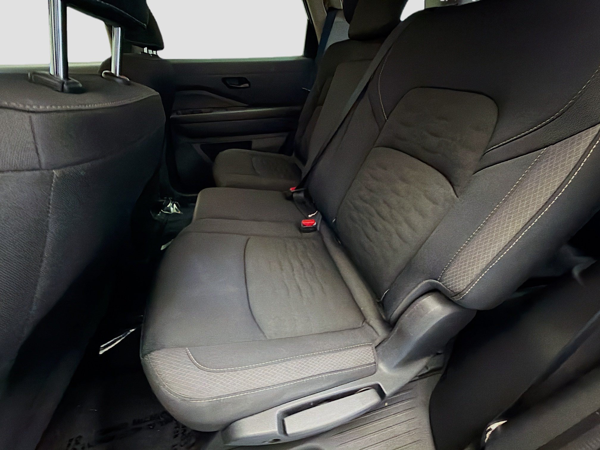 Used 2025 Nissan Pathfinder S FWD image 13