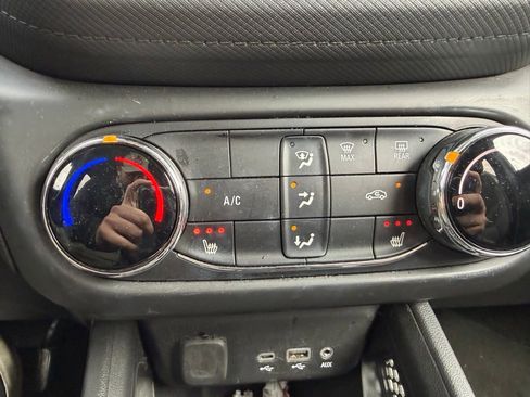 Used 2022 Chevrolet TrailBlazer LT w/ LPO, Blackout Package AWD/4WD image 3