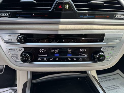 Used 2021 BMW 750i xDrive w/ Executive Package AWD/4WD image 17