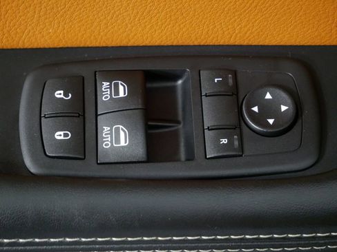 Used 2016 Dodge Challenger SRT Hellcat image 16