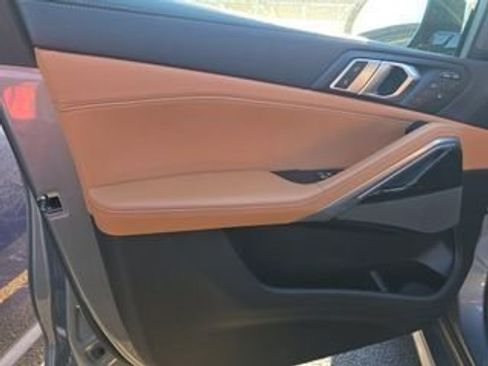 Used 2025 BMW X6 xDrive40i w/ Climate Comfort Package image 7